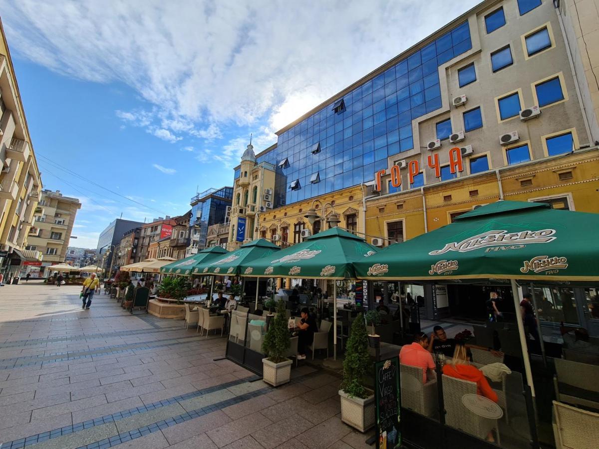 Ferienwohnung Vicente Pedestrian Street Apartman Ni Exterior foto